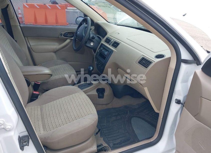 Photo 5 of 2007 Ford Focus S/SE/SES (VIN 1FAFP34N07W237808)