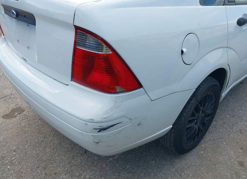 Photo 13 of 2007 Ford Focus S/SE/SES (VIN 1FAFP34N07W280075)