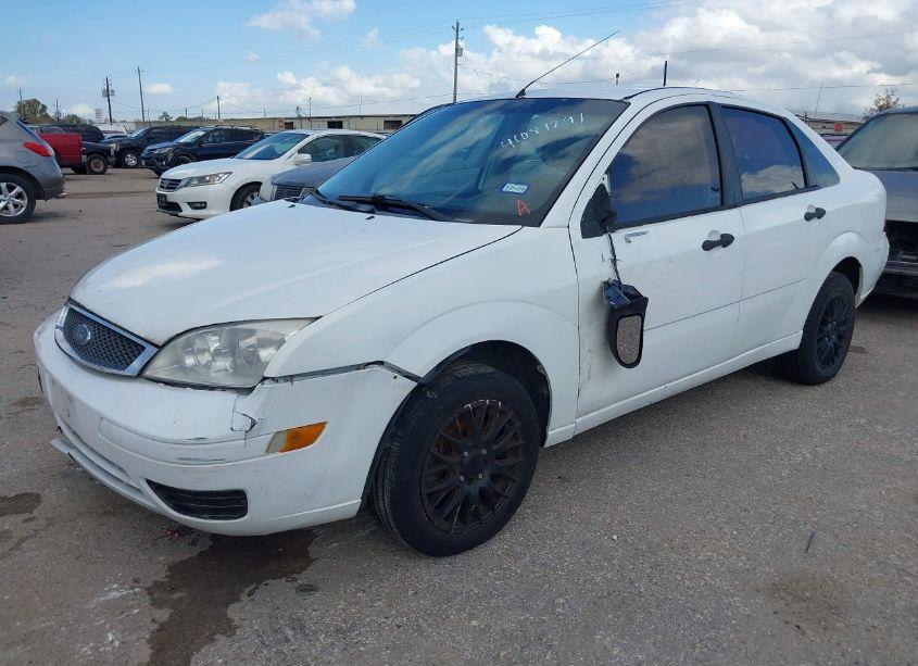 Photo 2 of 2007 Ford Focus S/SE/SES (VIN 1FAFP34N07W280075)