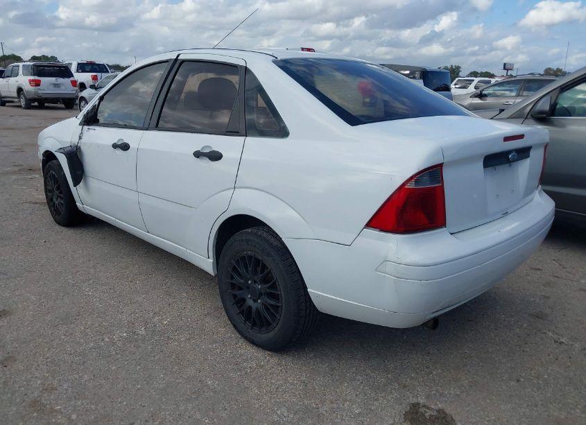 Photo 3 of 2007 Ford Focus S/SE/SES (VIN 1FAFP34N07W280075)