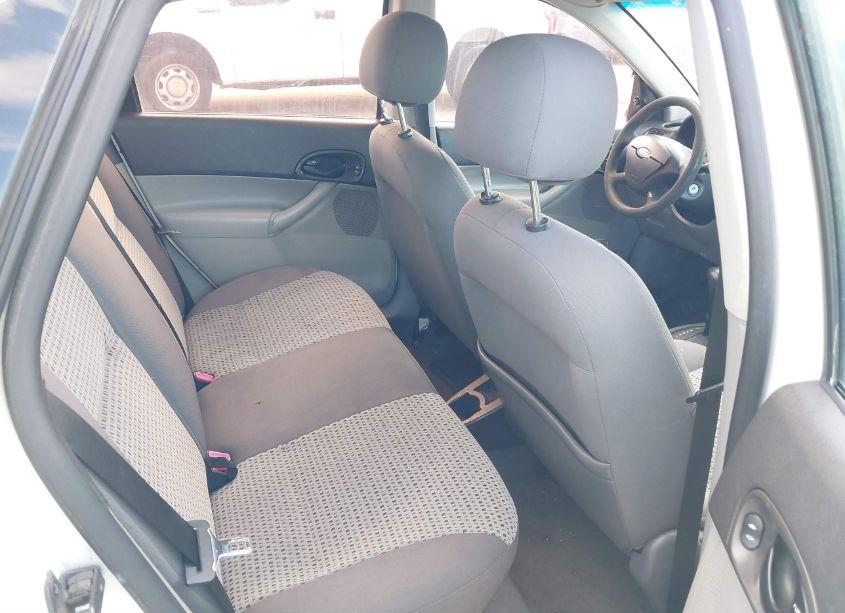 Photo 8 of 2007 Ford Focus S/SE/SES (VIN 1FAFP34N07W280075)