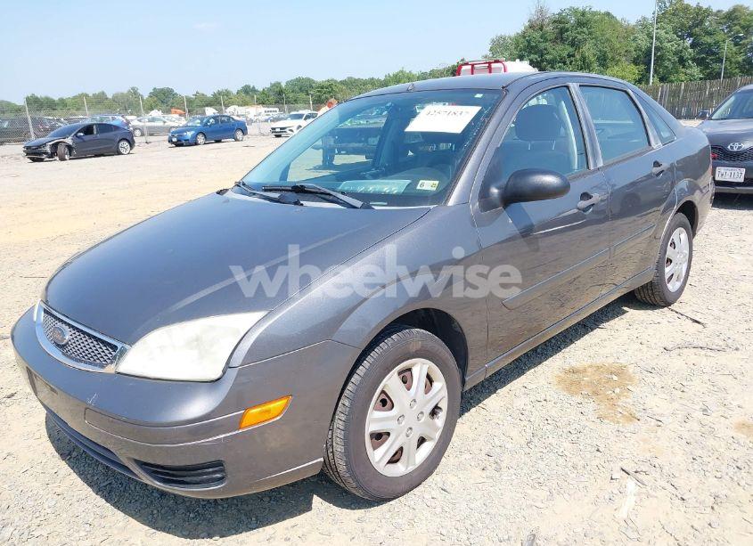 Photo 2 of 2007 Ford Focus S/SE/SES (VIN 1FAFP34N07W294736)