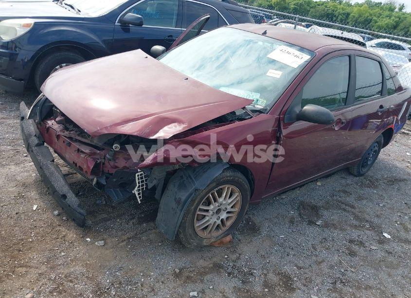 Photo 2 of 2007 Ford Focus S/SE/SES (VIN 1FAFP34N07W338511)