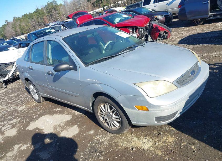 2005 Ford Focus ZX4 (VIN 1FAFP34N15W302341) main photo