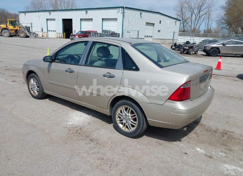Photo 3 of 2007 Ford Focus S/SE/SES (VIN 1FAFP34N17W103292)