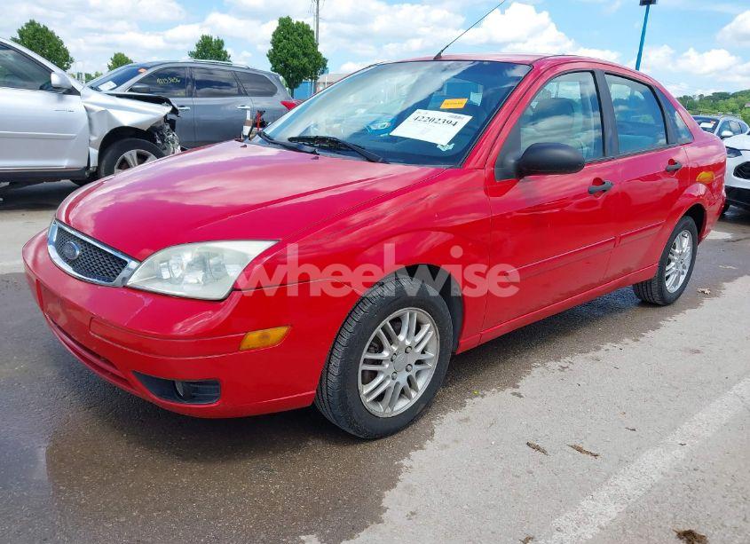 Photo 2 of 2007 Ford Focus S/SE/SES (VIN 1FAFP34N17W151939)
