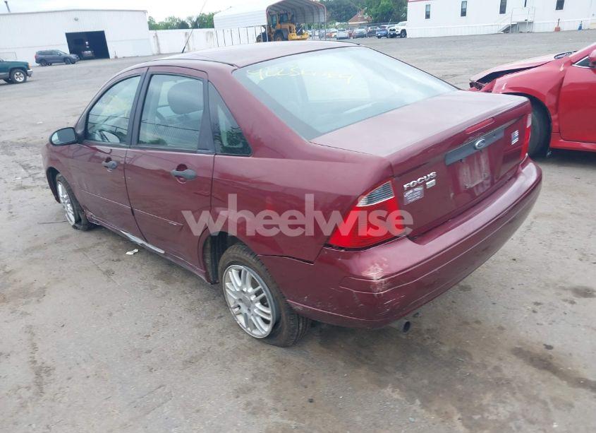 Photo 3 of 2007 Ford Focus S/SE/SES (VIN 1FAFP34N17W214800)