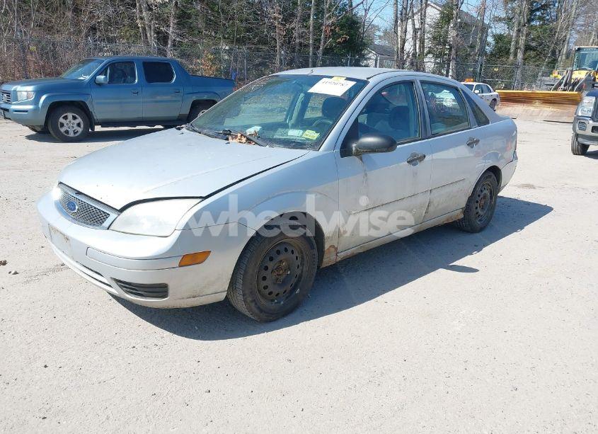 Photo 2 of 2007 Ford Focus S/SE/SES (VIN 1FAFP34N17W262927)