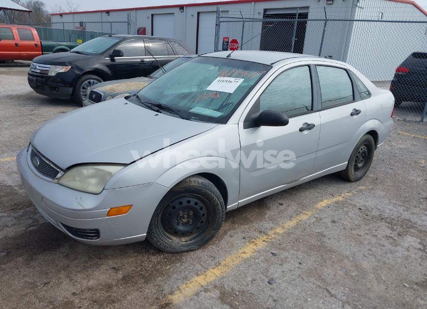 Photo 2 of 2007 Ford Focus S/SE/SES (VIN 1FAFP34N17W323306)