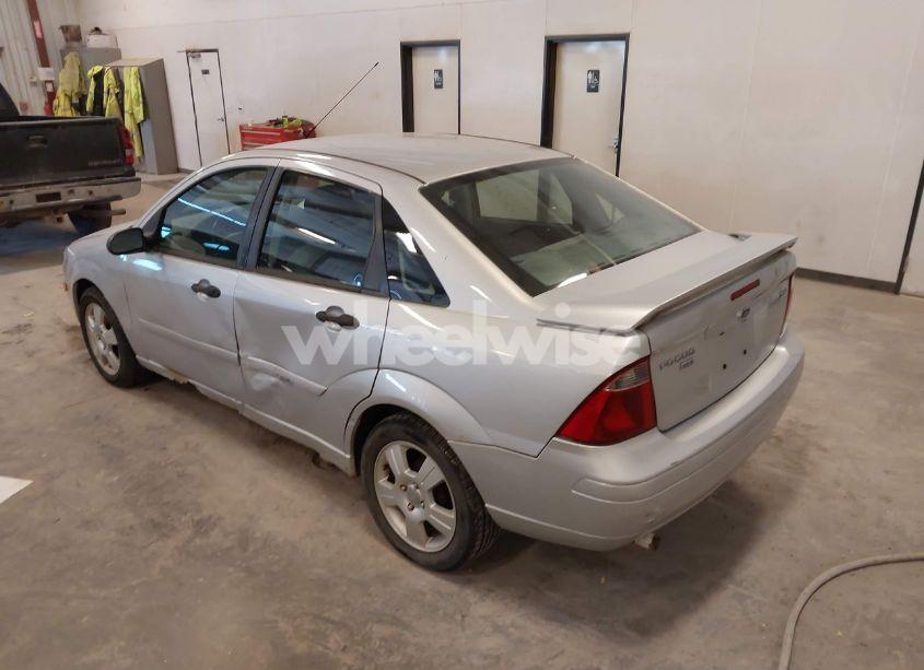 Photo 3 of 2005 Ford Focus ZX4 (VIN 1FAFP34N25W139215)