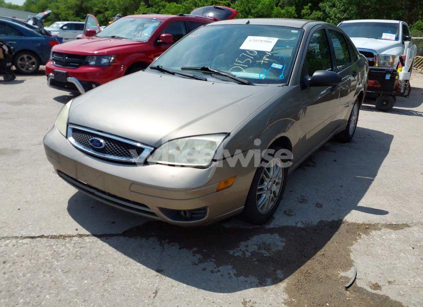Photo 2 of 2005 Ford Focus ZX4 (VIN 1FAFP34N25W215709)