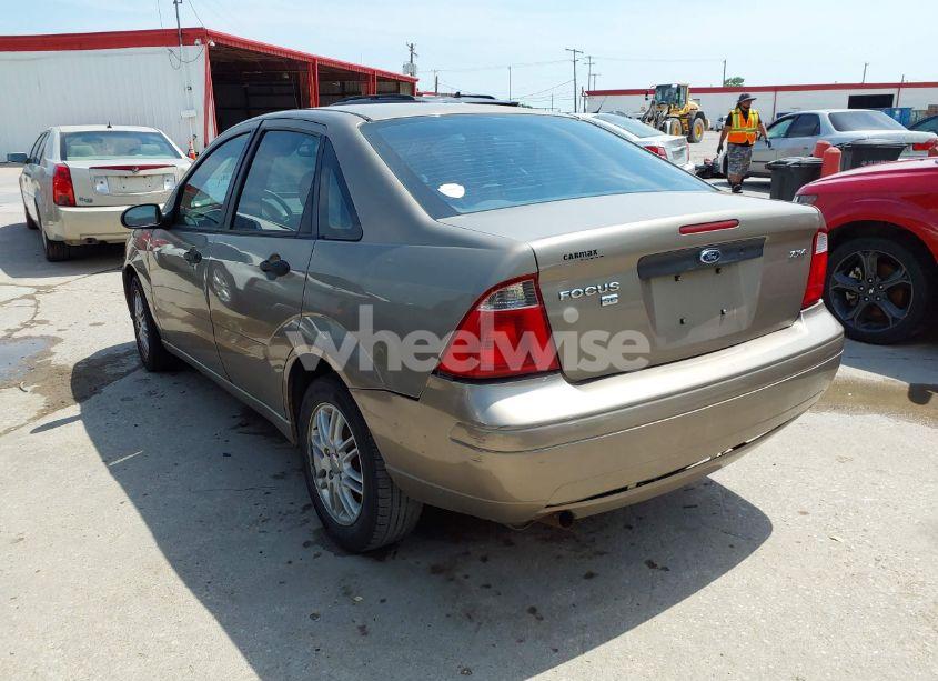 Photo 3 of 2005 Ford Focus ZX4 (VIN 1FAFP34N25W215709)