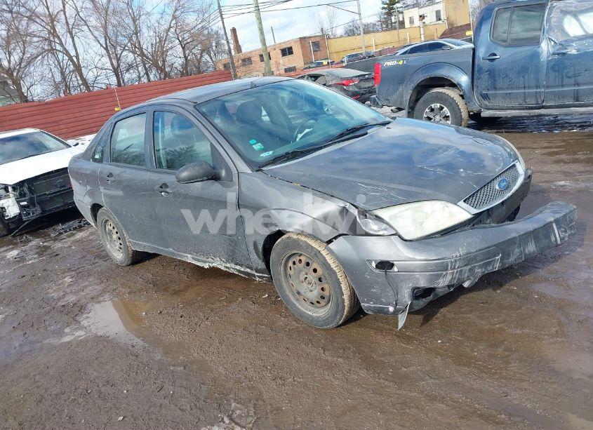 2005 Ford Focus ZX4 (VIN 1FAFP34N25W242327) main photo