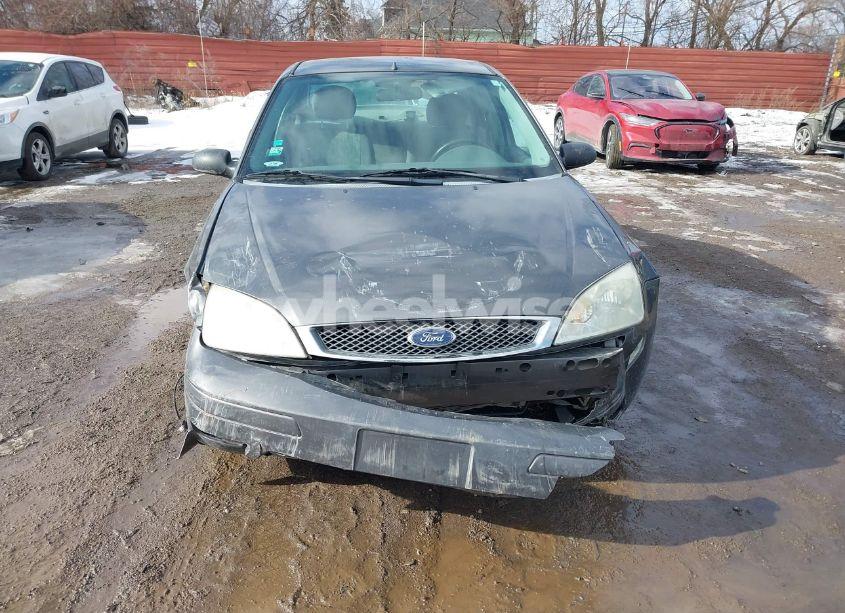 Photo 12 of 2005 Ford Focus ZX4 (VIN 1FAFP34N25W242327)