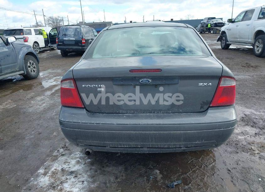 Photo 16 of 2005 Ford Focus ZX4 (VIN 1FAFP34N25W242327)