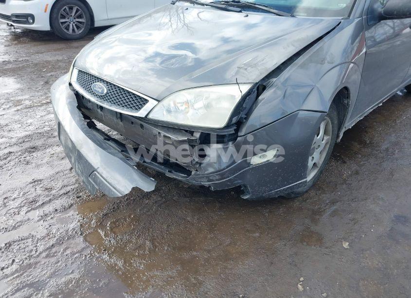 Photo 6 of 2005 Ford Focus ZX4 (VIN 1FAFP34N25W242327)