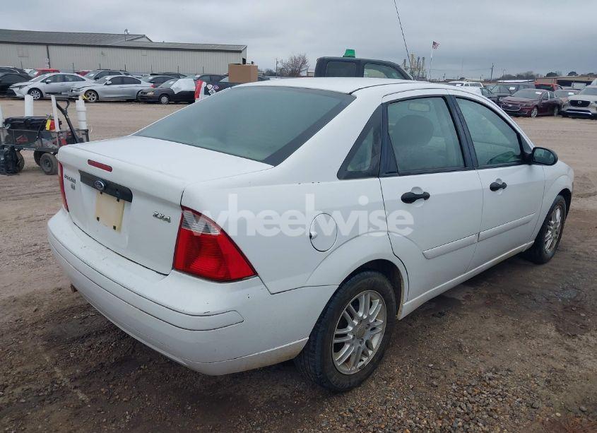 Photo 4 of 2005 Ford Focus ZX4 (VIN 1FAFP34N25W287932)