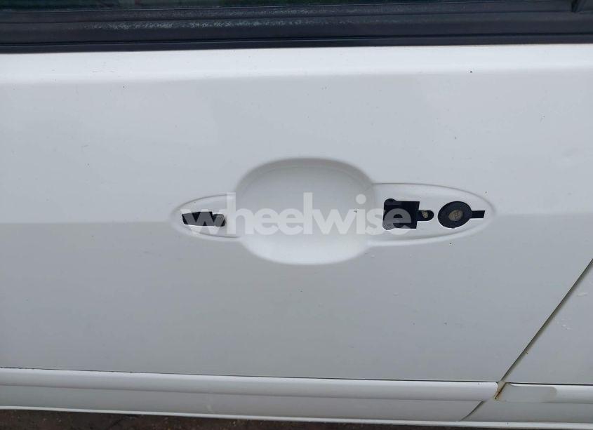 Photo 6 of 2005 Ford Focus ZX4 (VIN 1FAFP34N25W287932)