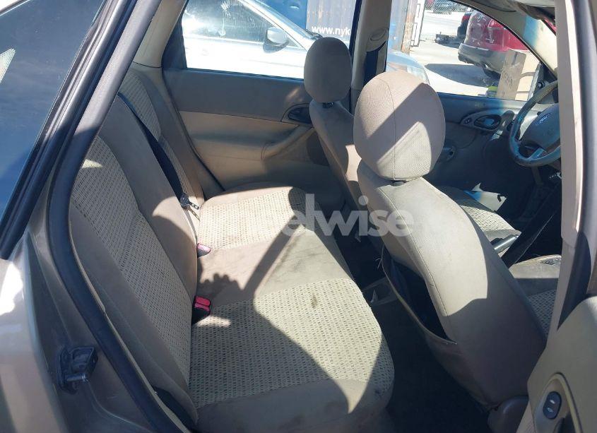 Photo 8 of 2005 Ford Focus ZX4 (VIN 1FAFP34N25W313591)