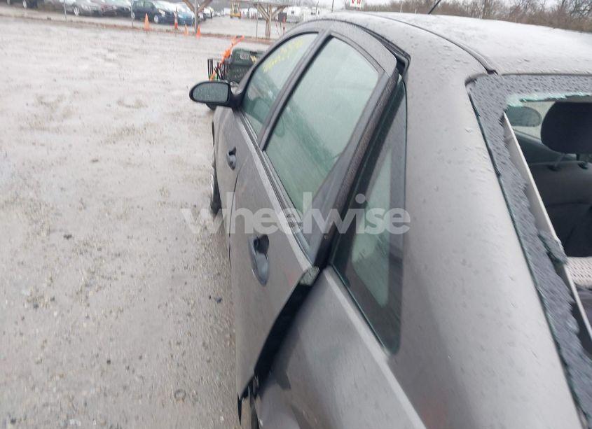 Photo 21 of 2006 Ford Focus ZX4 (VIN 1FAFP34N26W107463)