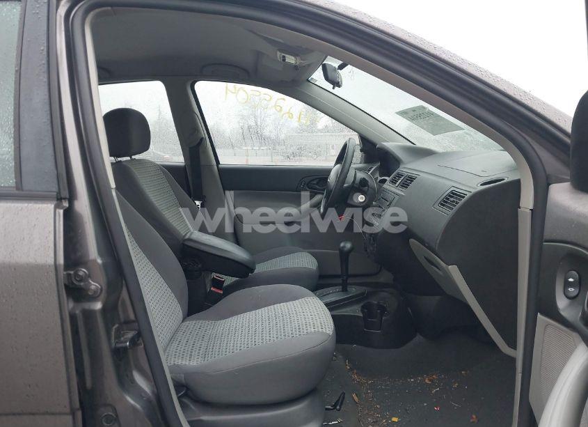 Photo 5 of 2006 Ford Focus ZX4 (VIN 1FAFP34N26W107463)