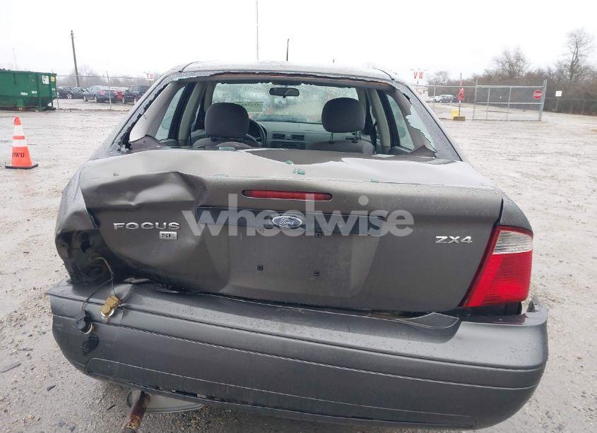 Photo 6 of 2006 Ford Focus ZX4 (VIN 1FAFP34N26W107463)