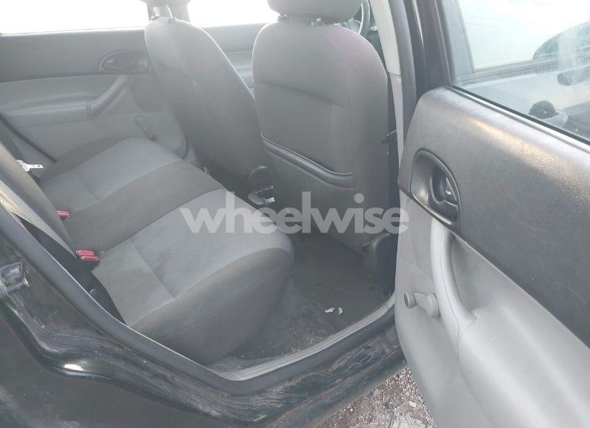 Photo 8 of 2006 Ford Focus ZX4 (VIN 1FAFP34N26W114641)