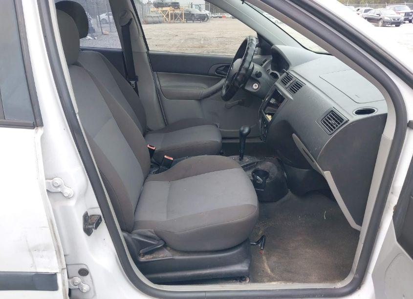 Photo 5 of 2006 Ford Focus ZX4 (VIN 1FAFP34N26W207143)