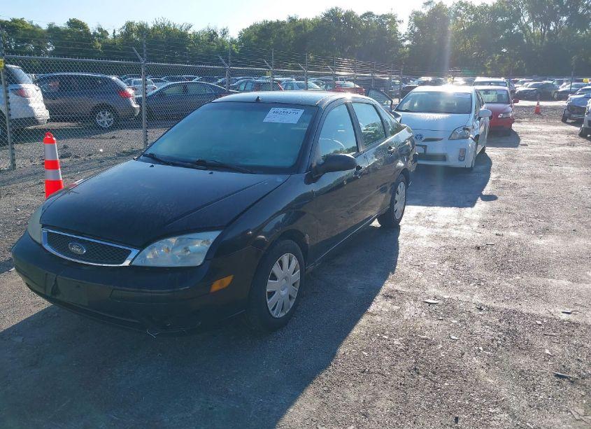 Photo 2 of 2006 Ford Focus ZX4 (VIN 1FAFP34N26W221866)