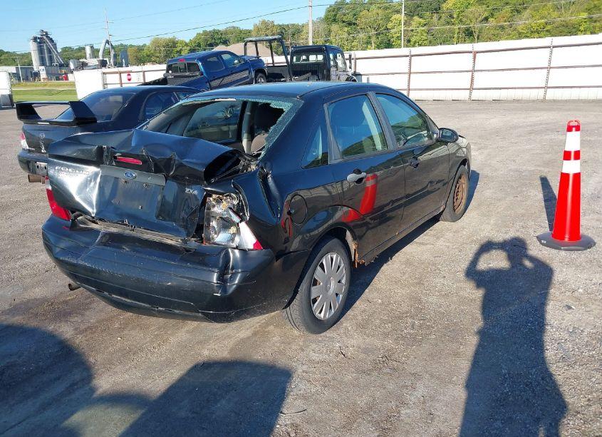 Photo 4 of 2006 Ford Focus ZX4 (VIN 1FAFP34N26W221866)