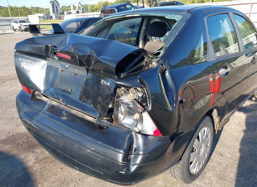 Photo 6 of 2006 Ford Focus ZX4 (VIN 1FAFP34N26W221866)