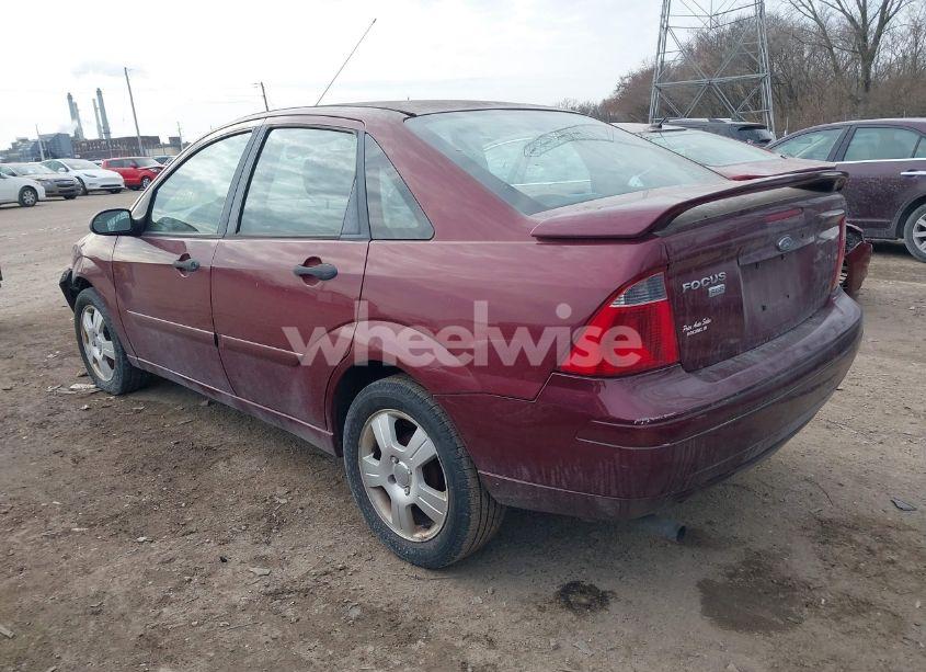 Photo 3 of 2007 Ford Focus S/SE/SES (VIN 1FAFP34N27W225823)