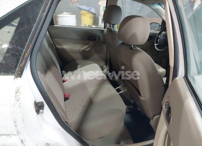 Photo 8 of 2007 Ford Focus S/SE/SES (VIN 1FAFP34N27W319832)