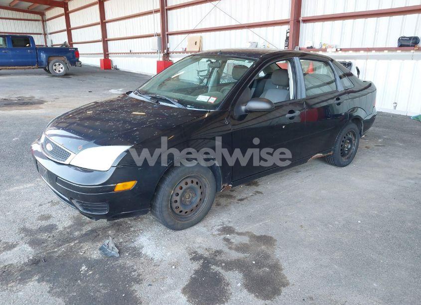 Photo 2 of 2007 Ford Focus S/SE/SES (VIN 1FAFP34N27W350658)
