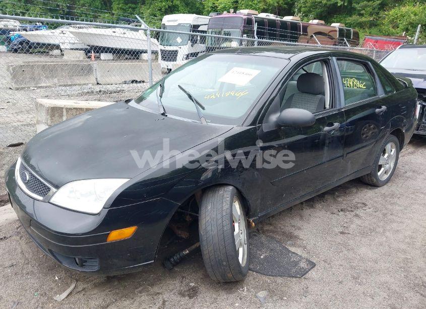 Photo 2 of 2007 Ford Focus S/SE/SES (VIN 1FAFP34N27W350918)