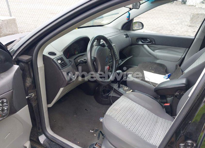 Photo 5 of 2007 Ford Focus S/SE/SES (VIN 1FAFP34N27W350918)