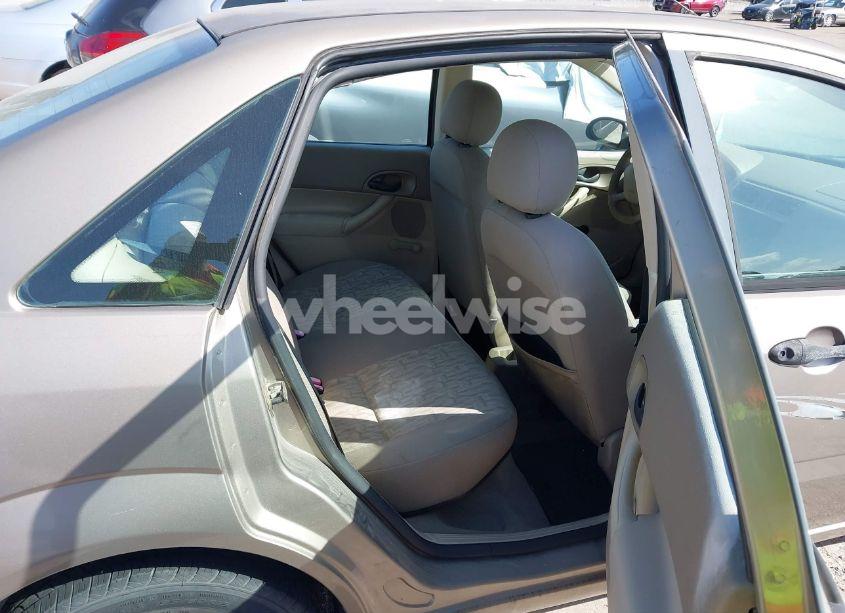 Photo 8 of 2005 Ford Focus ZX4 (VIN 1FAFP34N35W149316)