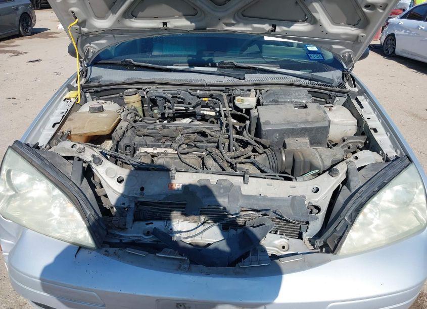 Photo 10 of 2005 Ford Focus ZX4 (VIN 1FAFP34N35W210583)