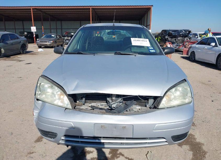 Photo 12 of 2005 Ford Focus ZX4 (VIN 1FAFP34N35W210583)