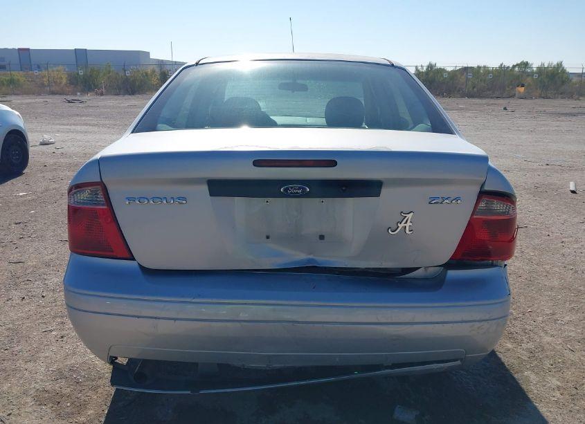 Photo 16 of 2005 Ford Focus ZX4 (VIN 1FAFP34N35W210583)