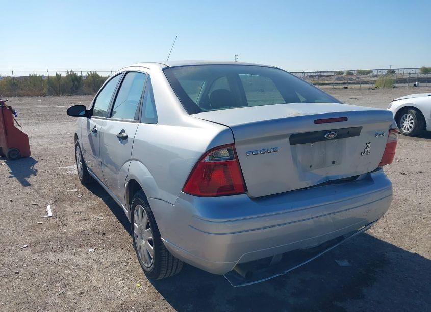 Photo 3 of 2005 Ford Focus ZX4 (VIN 1FAFP34N35W210583)