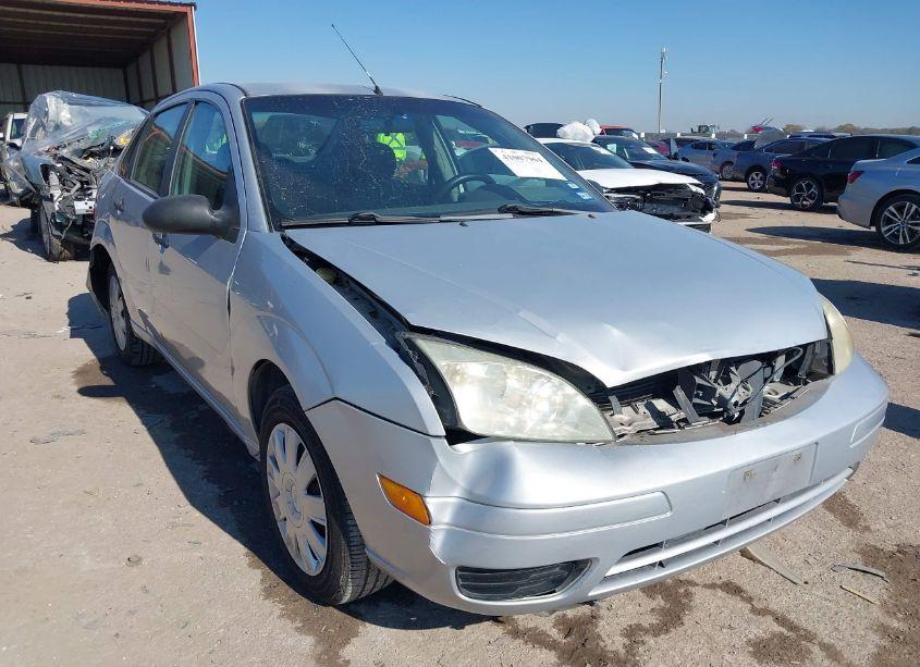 Photo 6 of 2005 Ford Focus ZX4 (VIN 1FAFP34N35W210583)