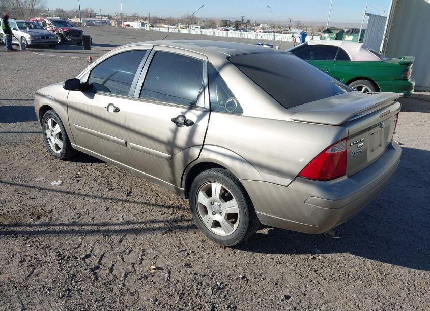 Photo 3 of 2005 Ford Focus ZX4 (VIN 1FAFP34N35W220787)