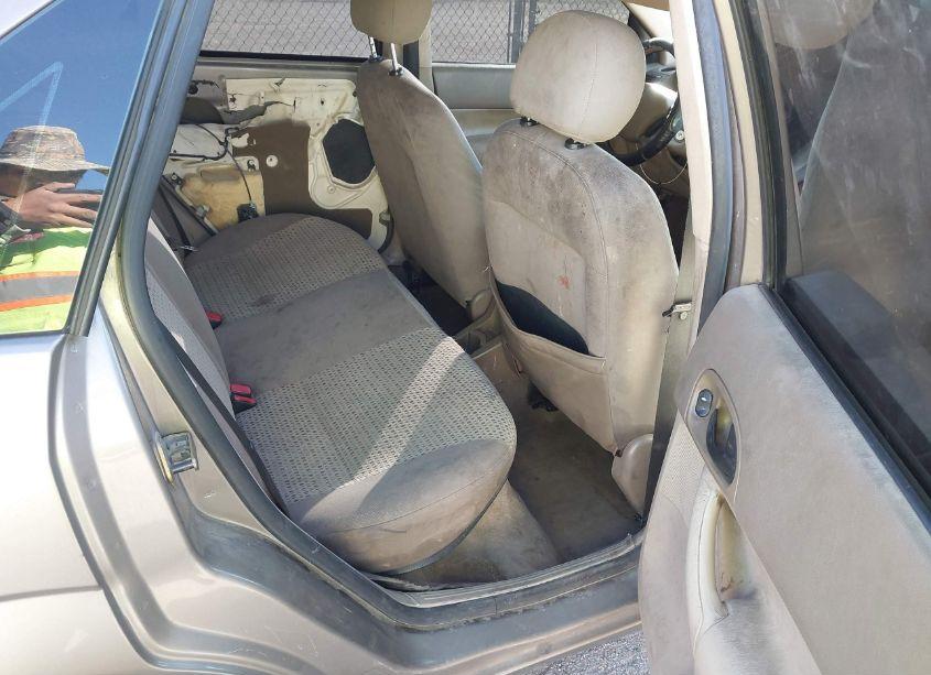 Photo 8 of 2005 Ford Focus ZX4 (VIN 1FAFP34N35W220787)