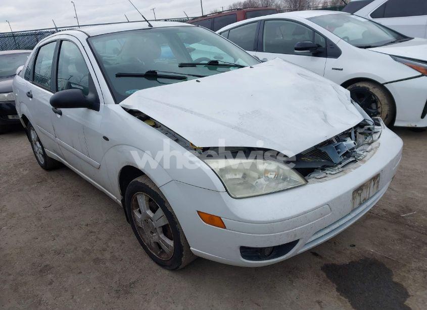 2005 Ford Focus ZX4 (VIN 1FAFP34N35W249528) main photo