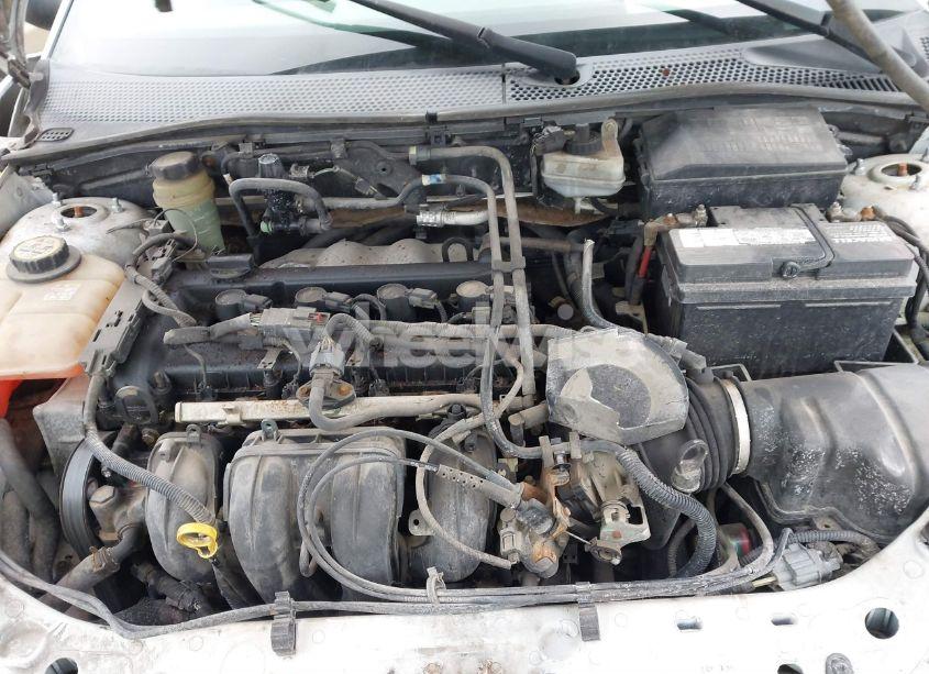 Photo 10 of 2005 Ford Focus ZX4 (VIN 1FAFP34N35W249528)