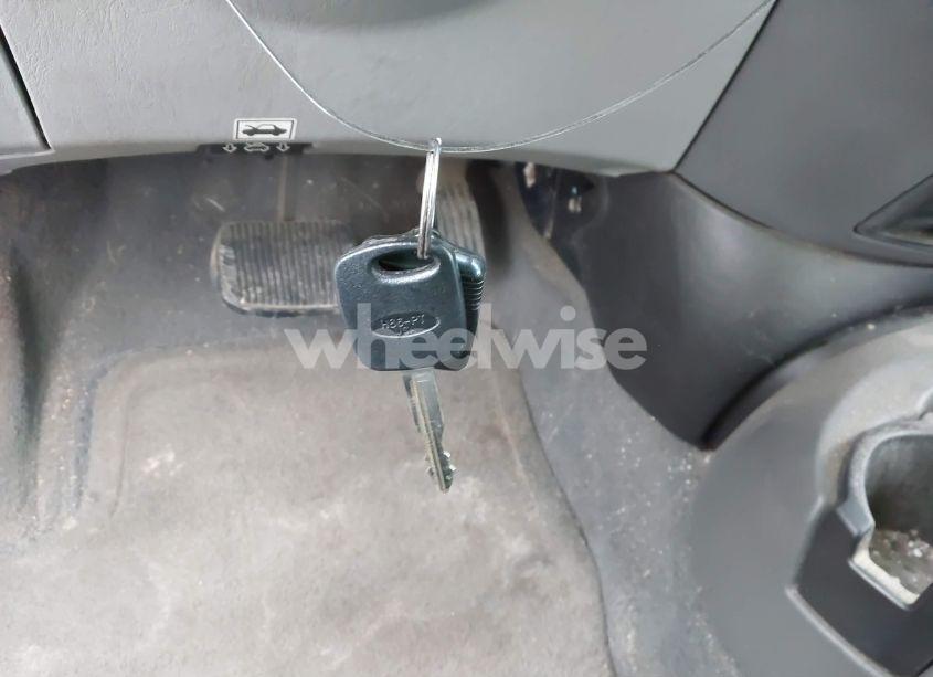 Photo 11 of 2005 Ford Focus ZX4 (VIN 1FAFP34N35W249528)