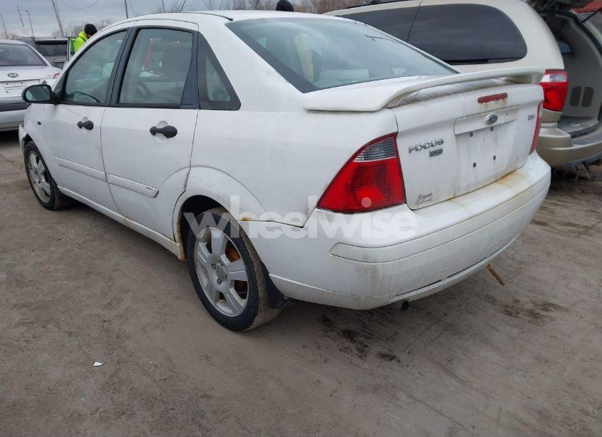 Photo 3 of 2005 Ford Focus ZX4 (VIN 1FAFP34N35W249528)