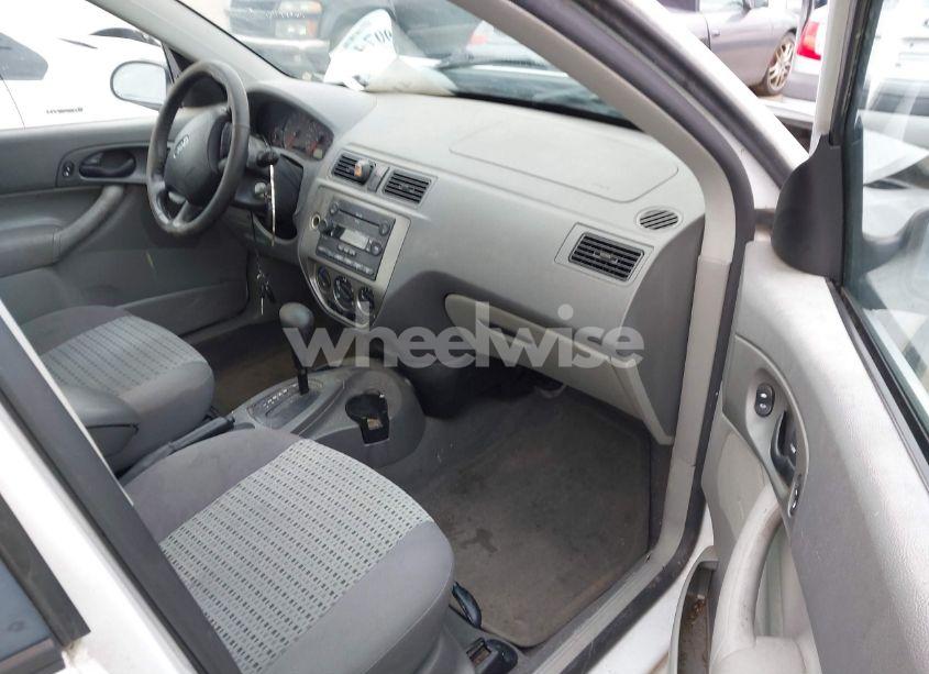 Photo 5 of 2005 Ford Focus ZX4 (VIN 1FAFP34N35W249528)