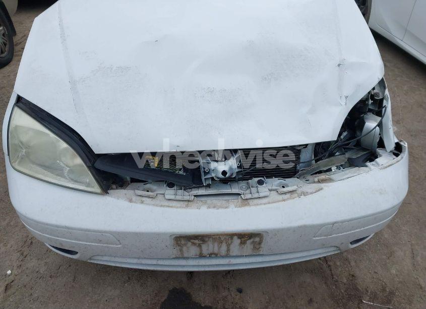 Photo 6 of 2005 Ford Focus ZX4 (VIN 1FAFP34N35W249528)